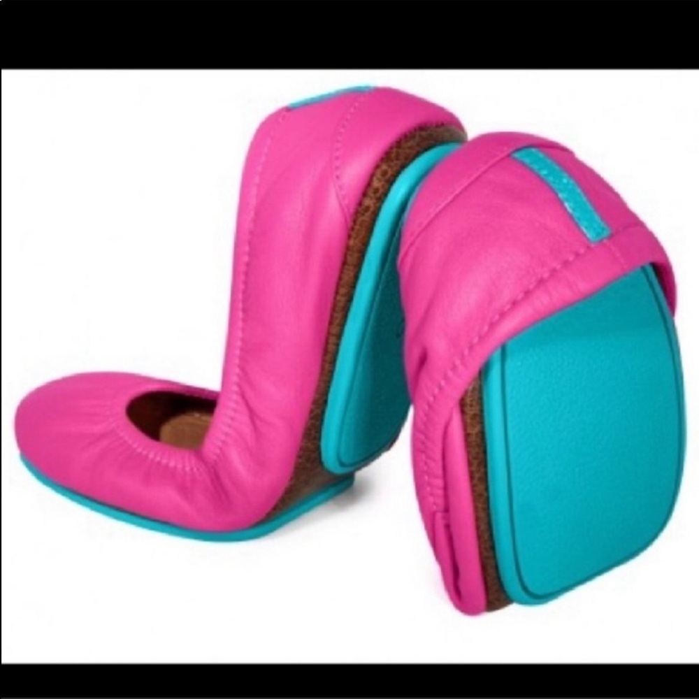 Tieks Fuchsia Barbie Pink Flats size 7 in GUC
